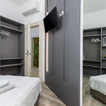 Отель Boutique Joyce