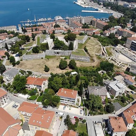 Boutique Joyce Otel Pula