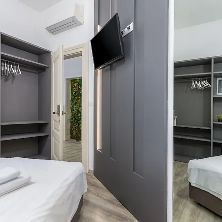 Boutique Joyce Hotel 4*