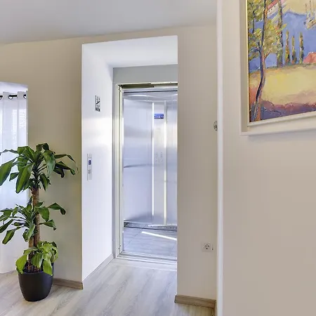 Boutique Joyce 4* Pula