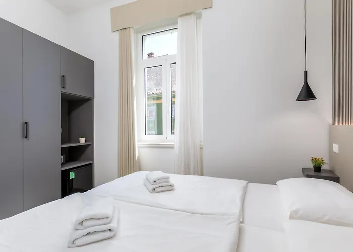 Boutique Joyce 풀라