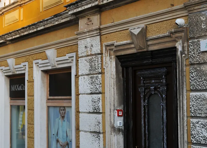 Boutique Joyce 4* 풀라