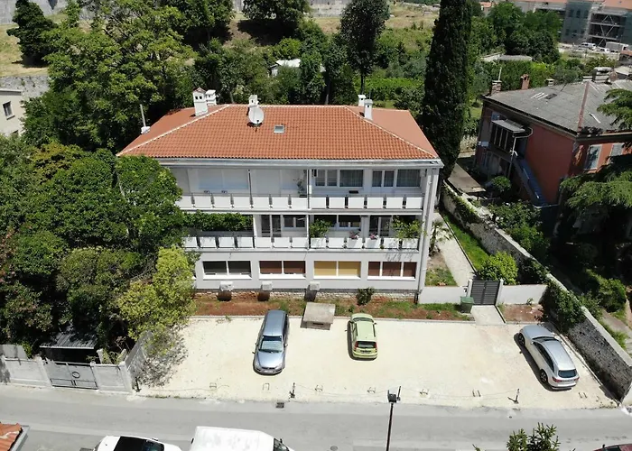 Boutique Joyce 4* 풀라